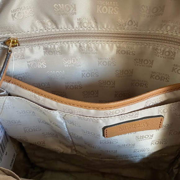 NWT Michael Kors leather backpack( large) - Picture 4 of 4